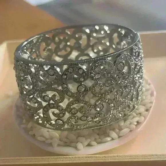Chunky Silver tone sparkling rhinestone bangle bracelet fillagree detail - Picture 1 of 6